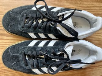 Women’s Adidas gazelles , Suede Black 61/2