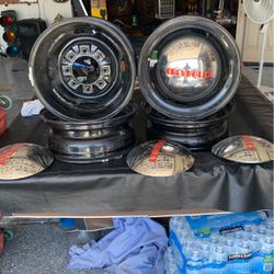 Rine 15 /8 Birlos No Bienen Con Las Tapas De Chey Estan En Buen Estado