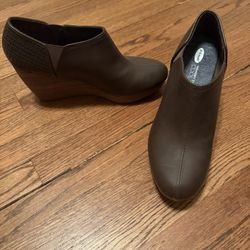 Dr. Scholls Bootie 9.5 