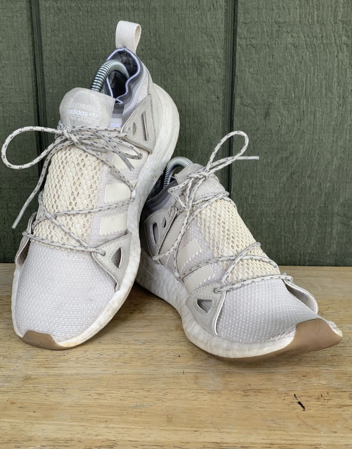 Adidas Boost Womens PYV 702001 Sneakers Size 9 White