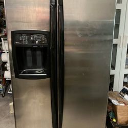 Free Broken  Whirlpool fridge 