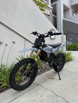 Strike Throne Shadow 72V New