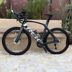 Trek Madone SLR 7 Gen 8 — Basically New