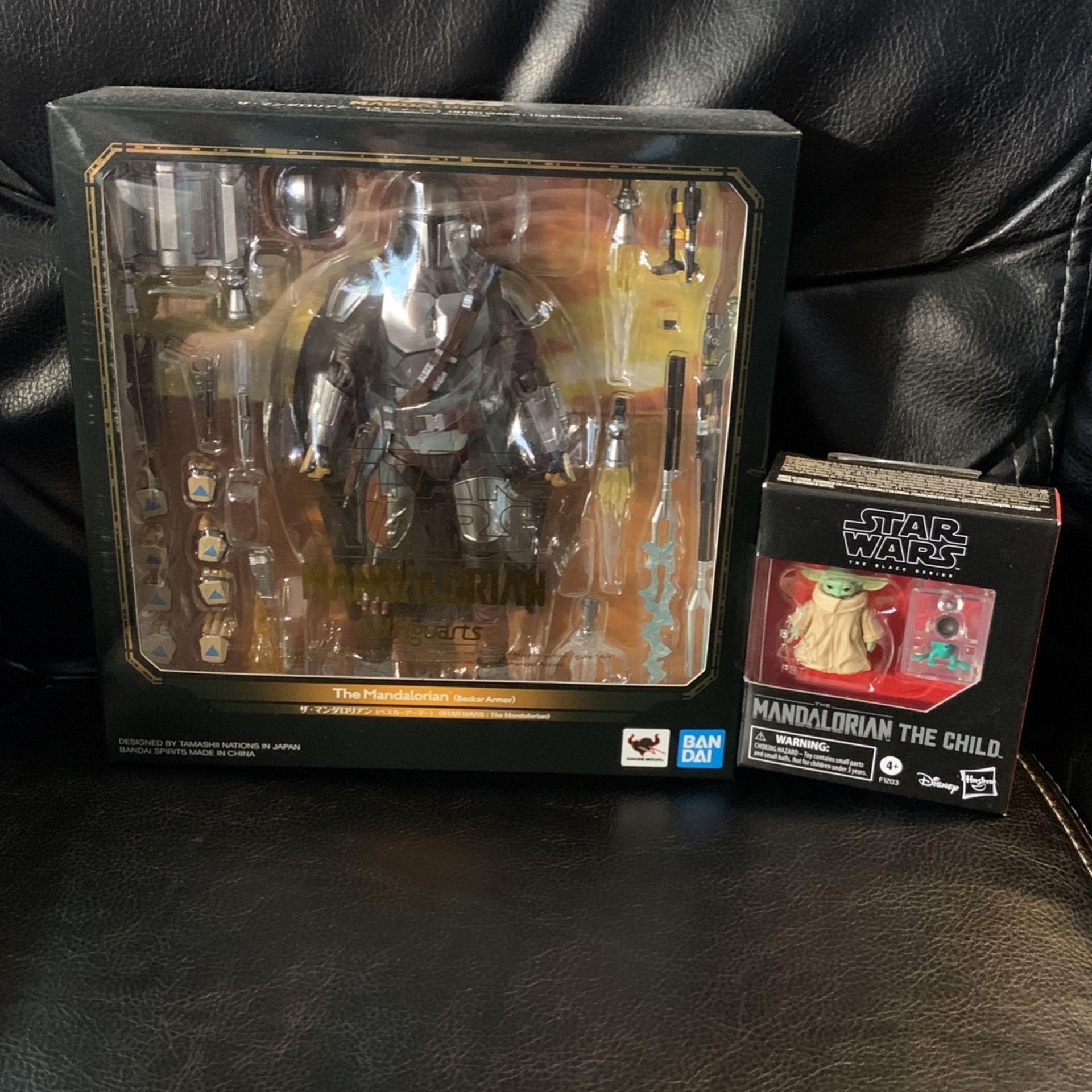 Star Wars SH Figuarts Japanese Exlclusice Mandalorian Beskar Armor And Child