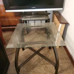 End Tables/ Nightstands 