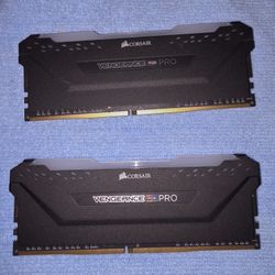 CORSAIR Vengeance RGB PRO DDR4 RAM 32GB (2x16GB) 3600MHz

