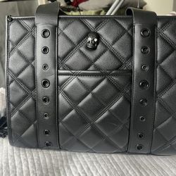 💕 Betsey Johnson Embossed Skull Tote 💕
