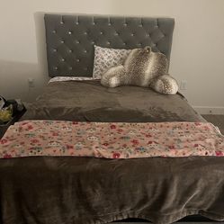 Queen Size Bed - Frame & Mattress 