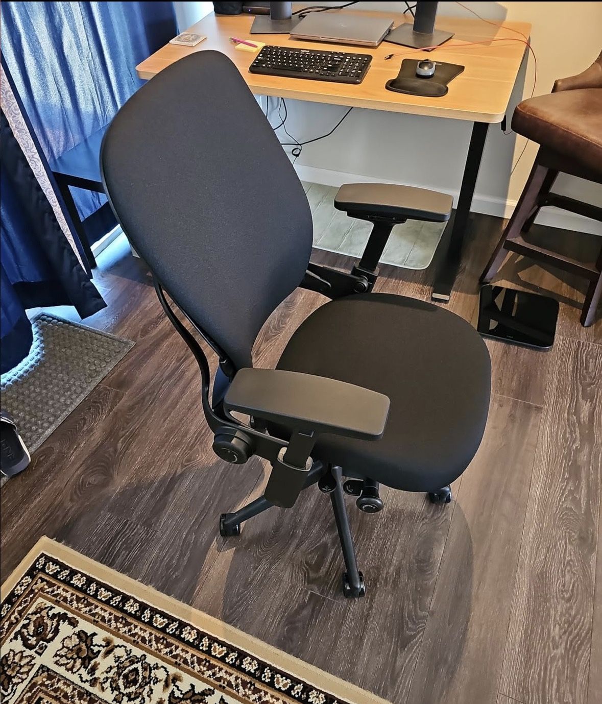 Stealcase Vleap Chair 