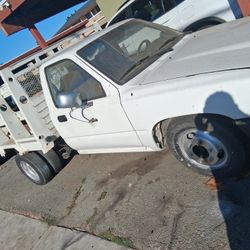 Toyota De Una Tonelada Dobre Rodado 