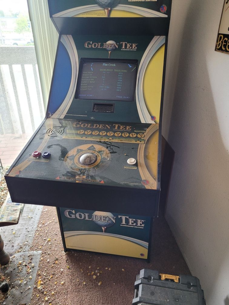 Golden Tee ARCADE Golf game.