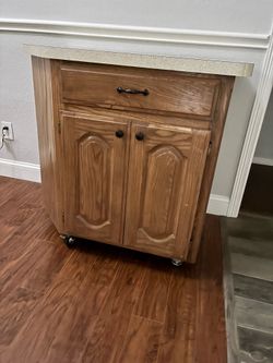 Rolling cabinet island