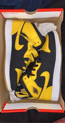 Jordan 1 Mid New Love Size 7y