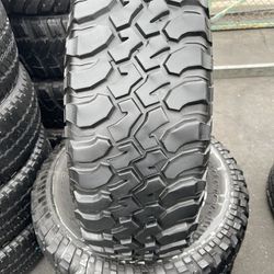 255/75/17 Bfgoodrich Mud Terrain Tires 