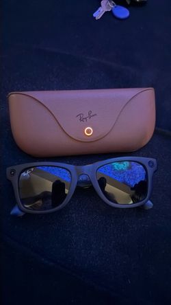 Ray-Ban Meta Smart Glasses with Case