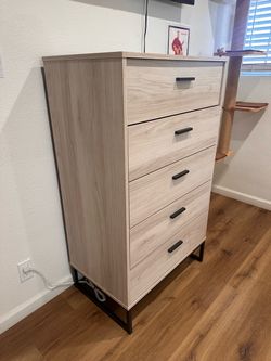 Beige 5 drawer dresser