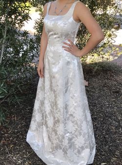 Elegant Scott McClintock formal gown