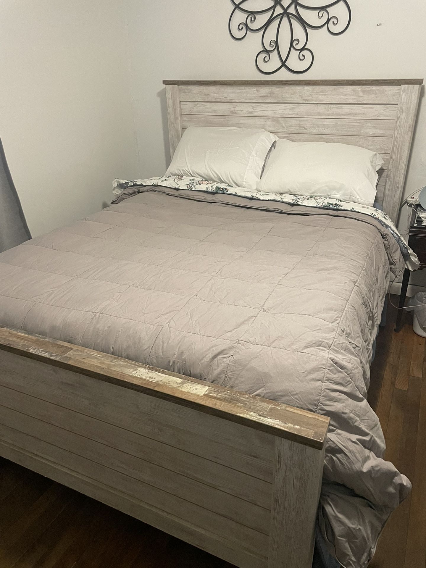 Queen Bed And Dresser