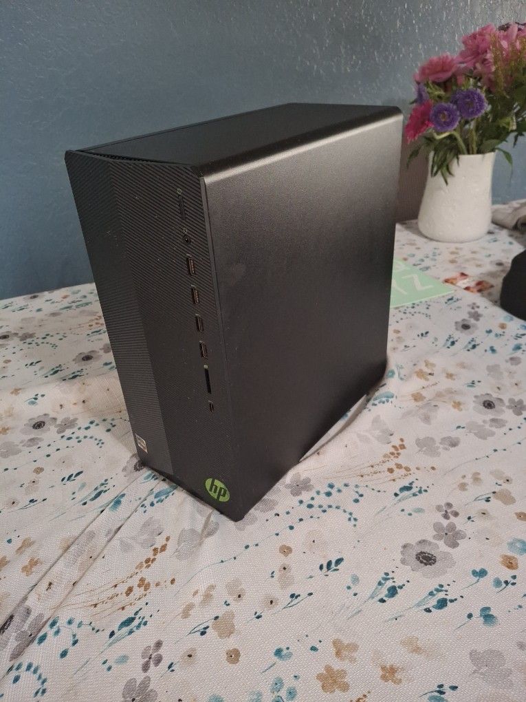 Selling PC Need The Money To Buy A Tuttio (Open To Offers) NEED GONE QUICK