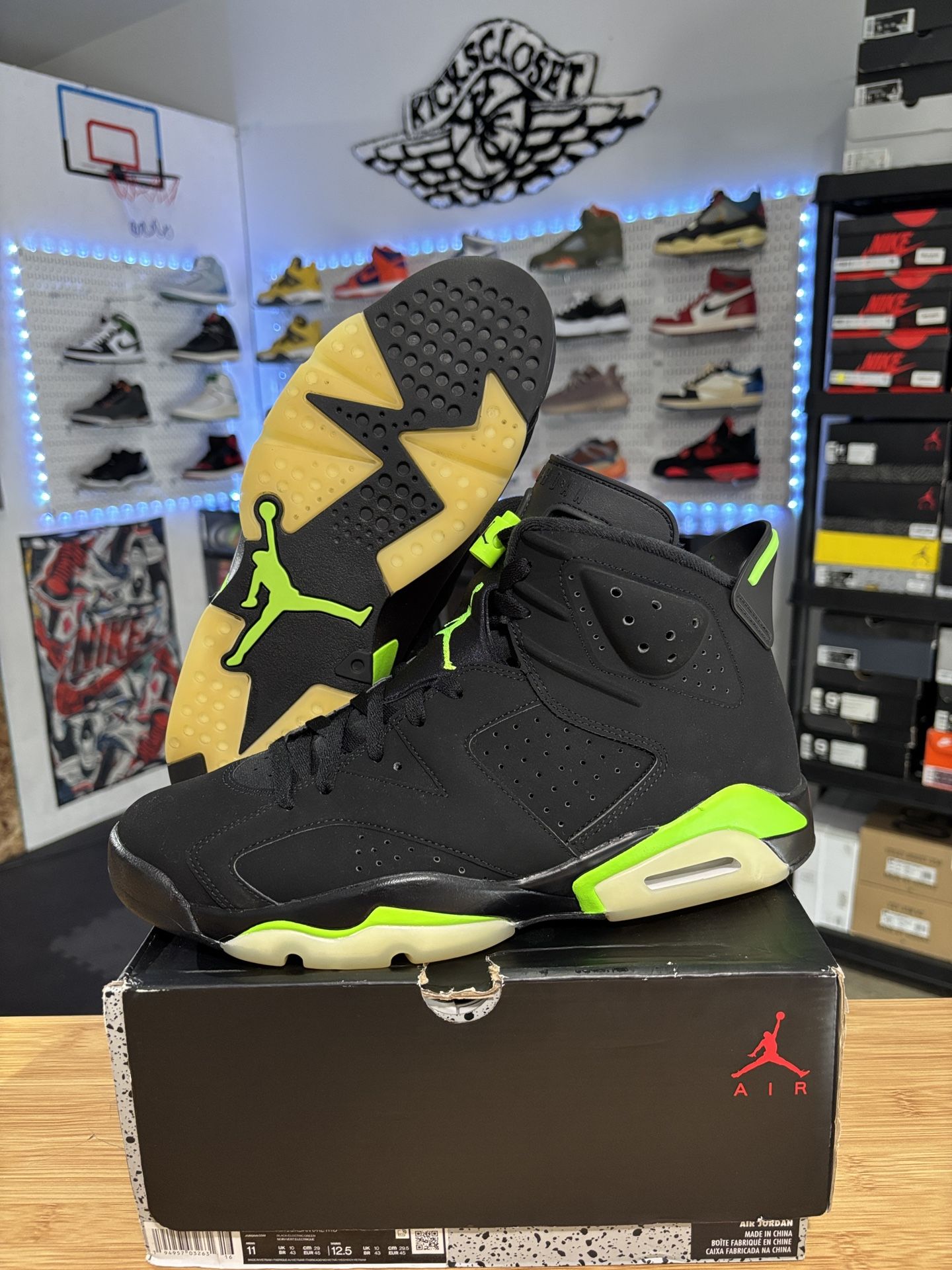 AIR JORDAN 6 RETRO “ELECTRIC GREEN” SIZE 11