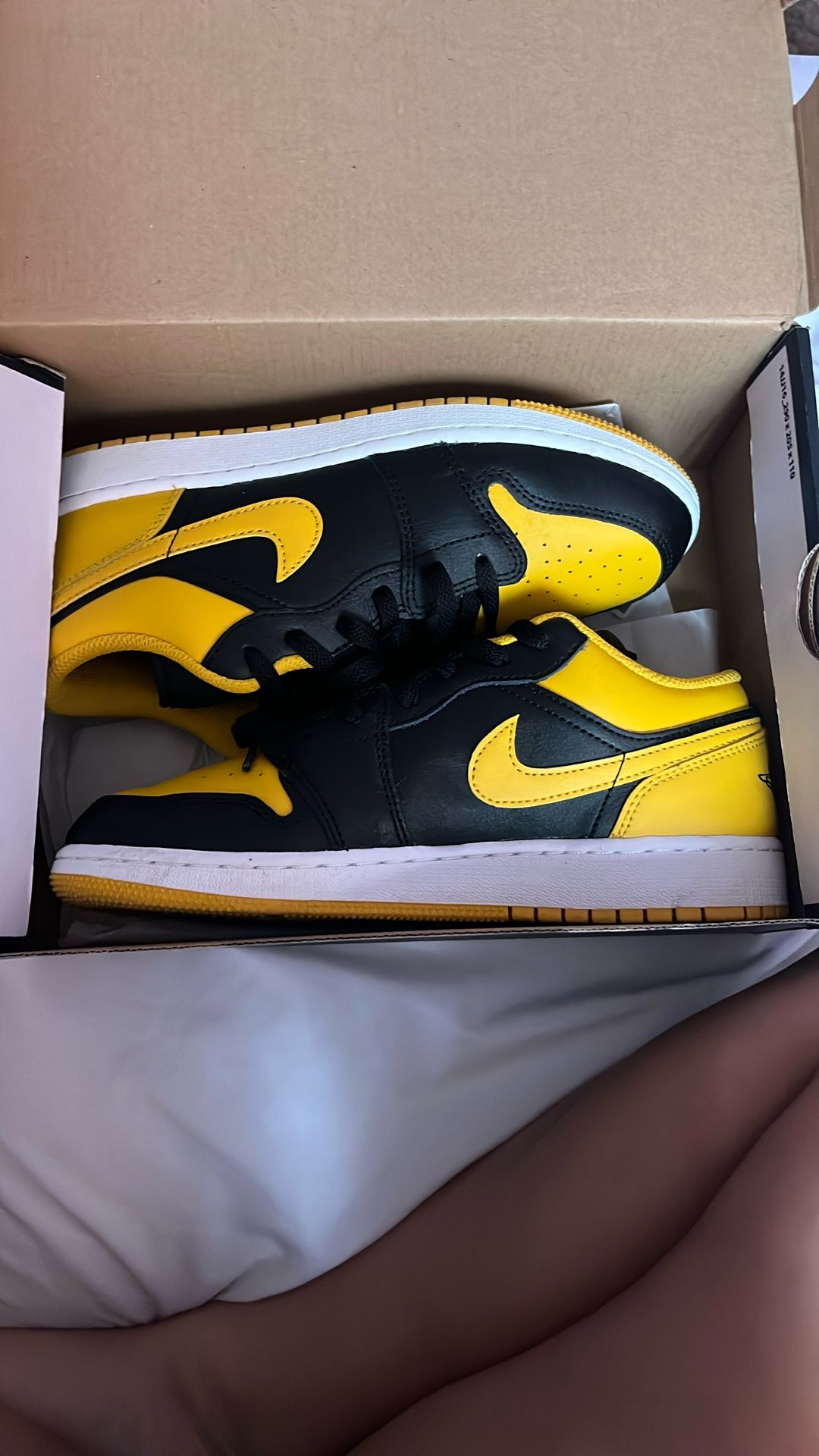 AIR JORDAN 1 LOW SIZE 6Y BEST OFFER