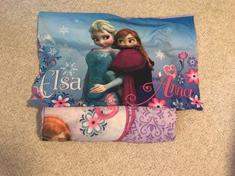 Elsa & Anna comforter and pillow case
