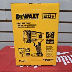 NEW DeWalt 20V 1500 Lumen Jobsite LED Spotlight DCL043B