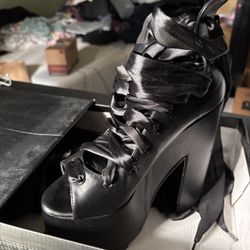 YRU Ballet Black Shoes 
