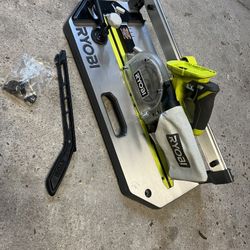 Ryobi 5 1/2 Flooring Saw 