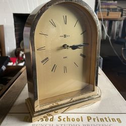 Howard Miller Brass Finish Mantle Desk Table Quartz Clock