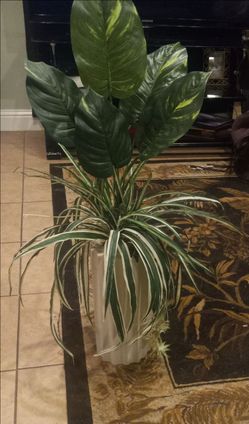 Home-made greenery vase piece