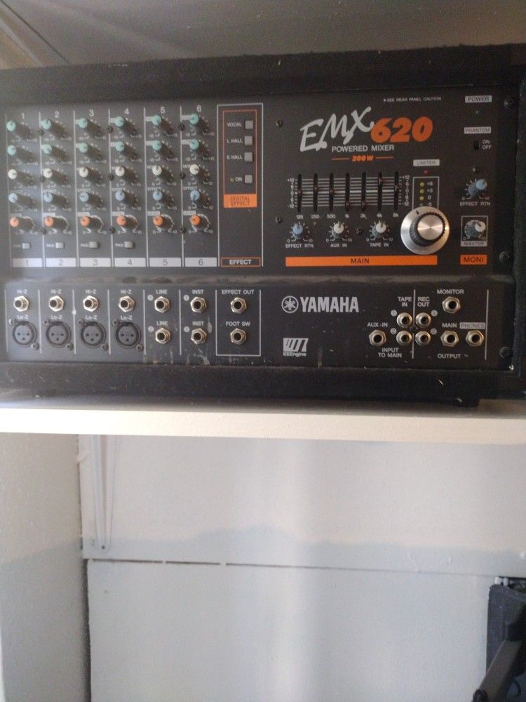 Yamaha Emx 620 Powered Mixer And 3 Speaker's