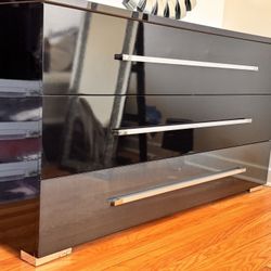 Finish Modern 3-Piece Bedroom Set - Glossy Black