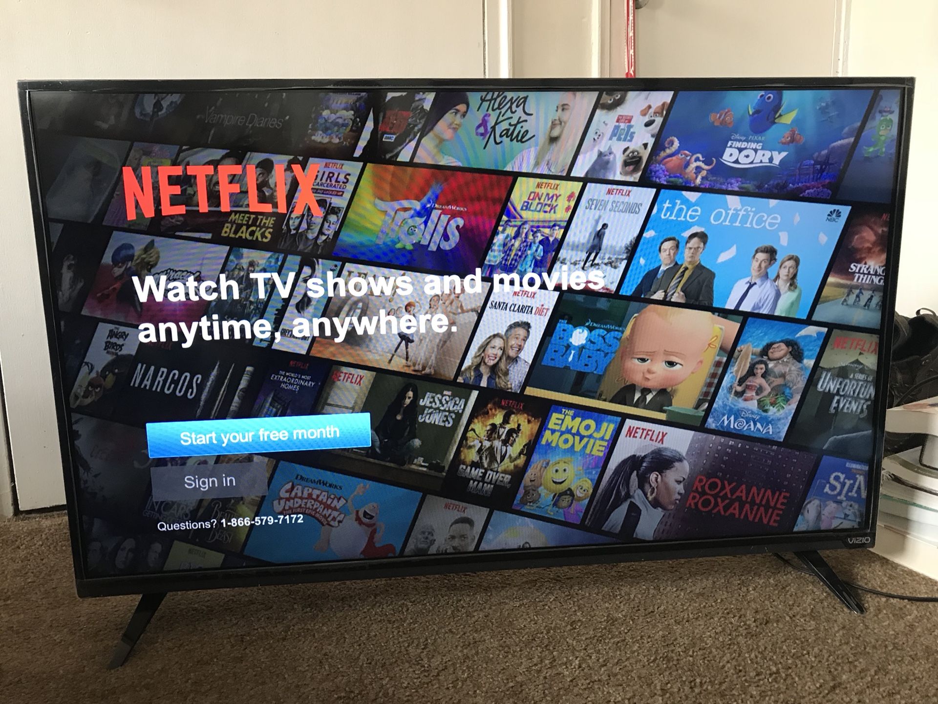 VIZIO D48-D0 48" LED SMART TV. Used 3 months only. Perfect condition! Free delivery available.