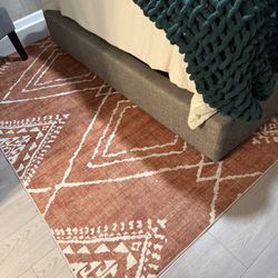 5x7 Boho / Southwestern Style Area Rug – Warm Terracotta & Cream