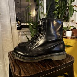 Dr Martens 1460W Black Leather Lace Up Boots Women’s Size 9