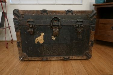 Vintage steamer trunk A.R. 356