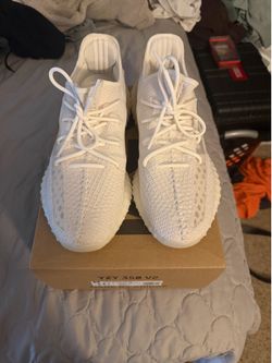 Yeezy 350 V2