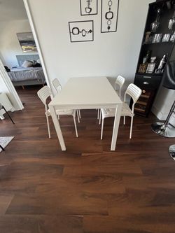 Dinner Table with 4 chairs