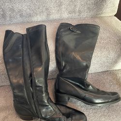 Boots 👢 👢👢👢$15