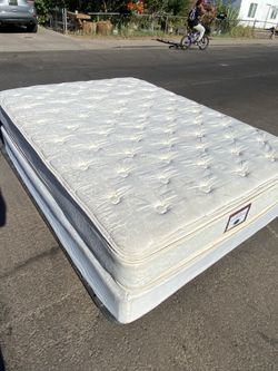 FREE DELIVERY: Queen Pillowtop Bed