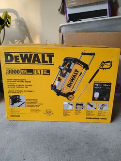 $375 DeWalt electric pressure washer 3000 max PSI