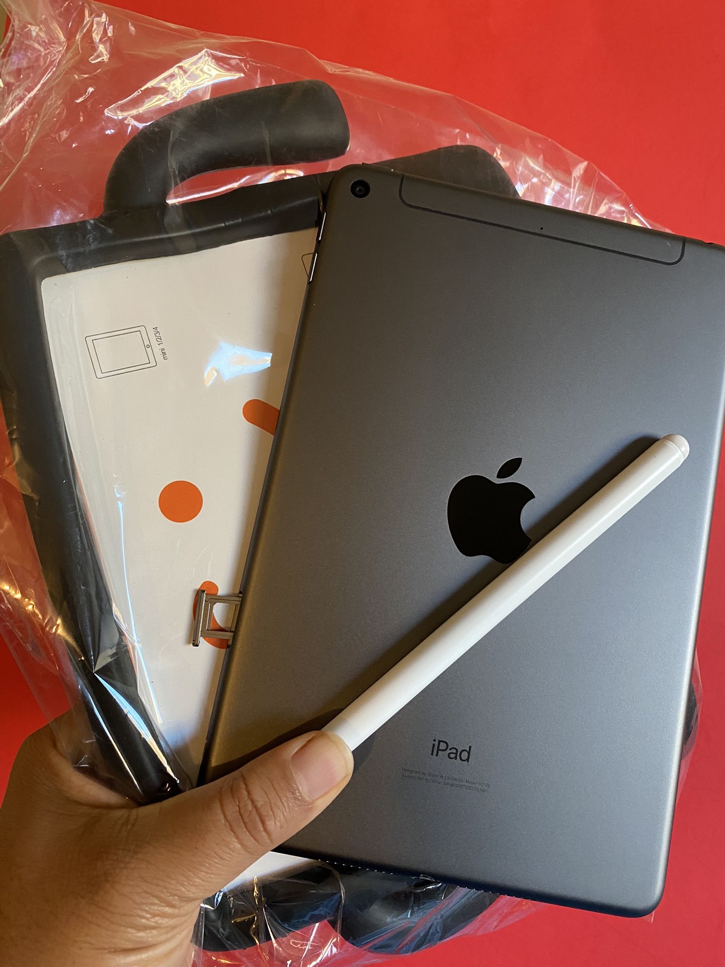Apple iPad mini5セルラーSIMフリー+Apple Pencil iPad mini5.セルラーモデル64GスペースグレーSIMフリー ペンシル iPad