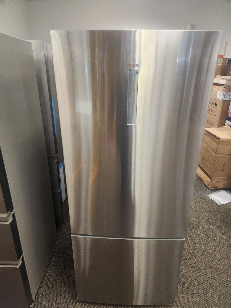 Haier 28 Inch Bottom Freezer Refrigerator 15 Cu Ft HRB15N3BGS
