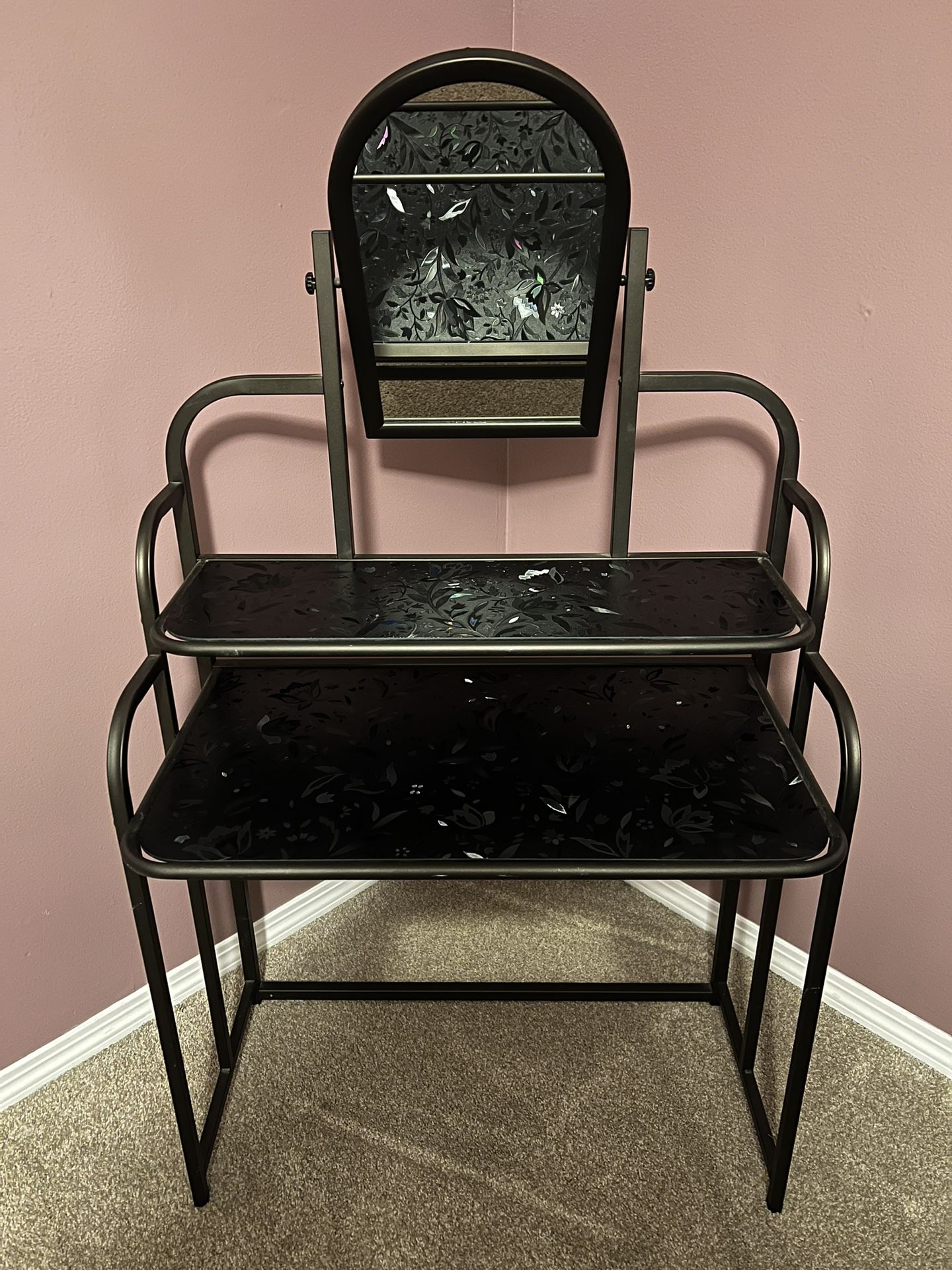 Cute Vanity / Make-up Table