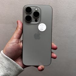 iphone 15 Pro 256gb unlocked sold with store warranty 