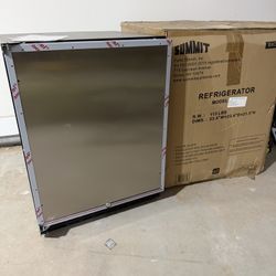 Summit 24 Inch Freezerless Mini Refrigerator 