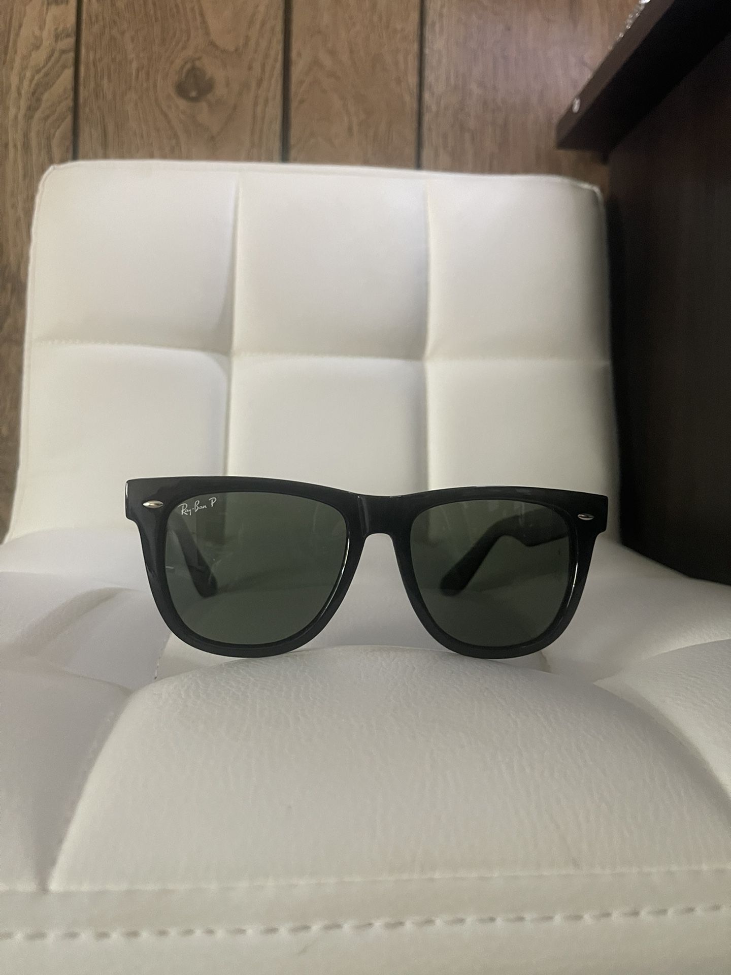 RayBan Men’s Polarized Sunglass 