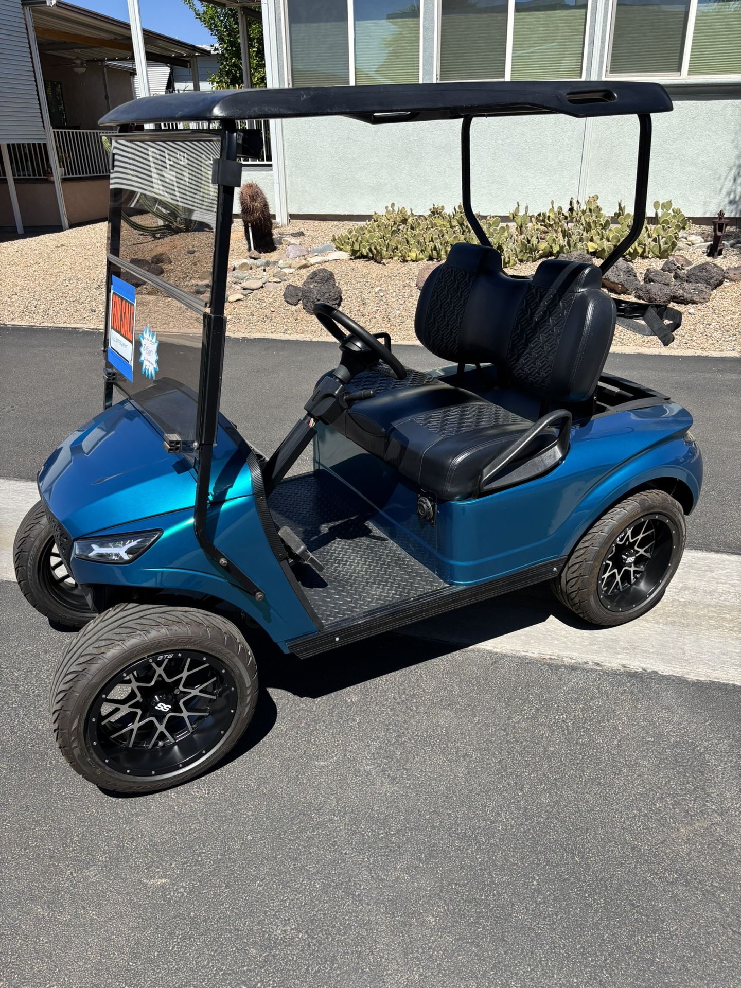 2025 Golf Cart With Lithium Battery