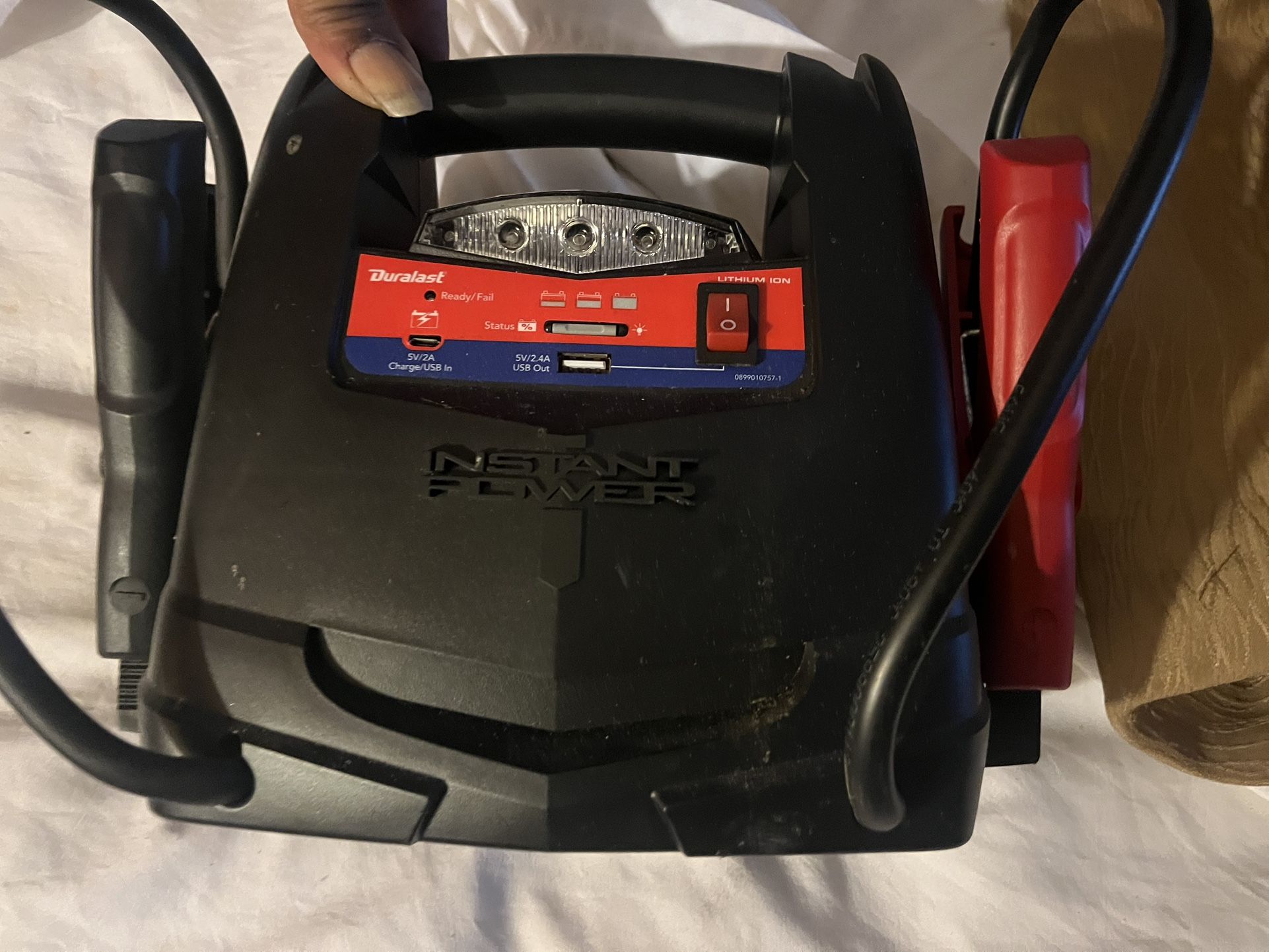 Durulast instant power jump box